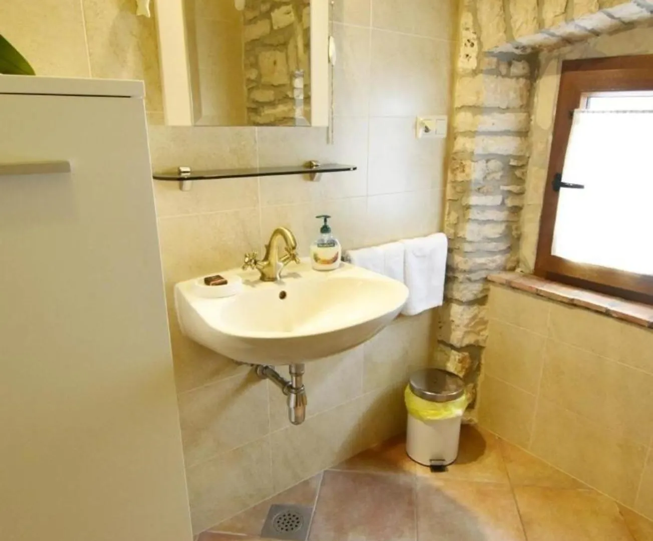 Klimatisierte Wohnung In Tar Mit Terrasse, Grill Und Garten Poreč