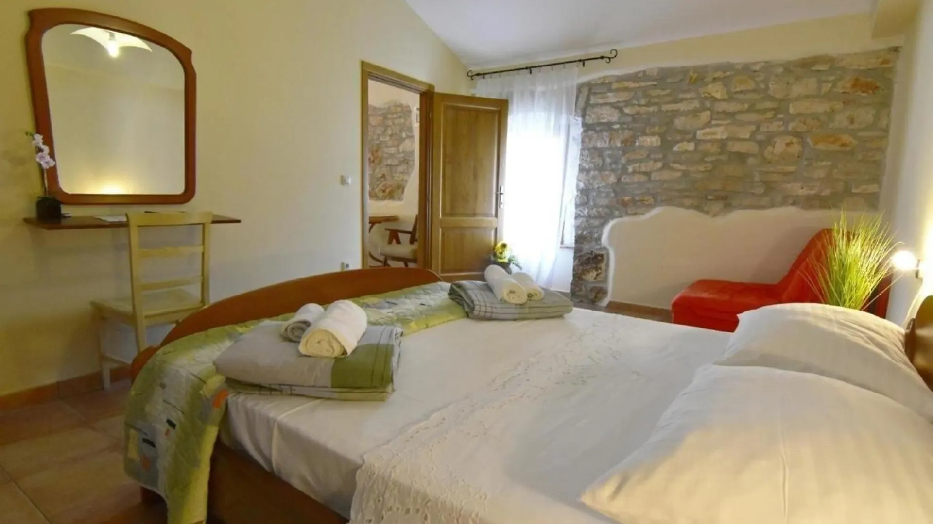 דירה פורץ Klimatisierte Wohnung In Tar Mit Terrasse, Grill Und Garten